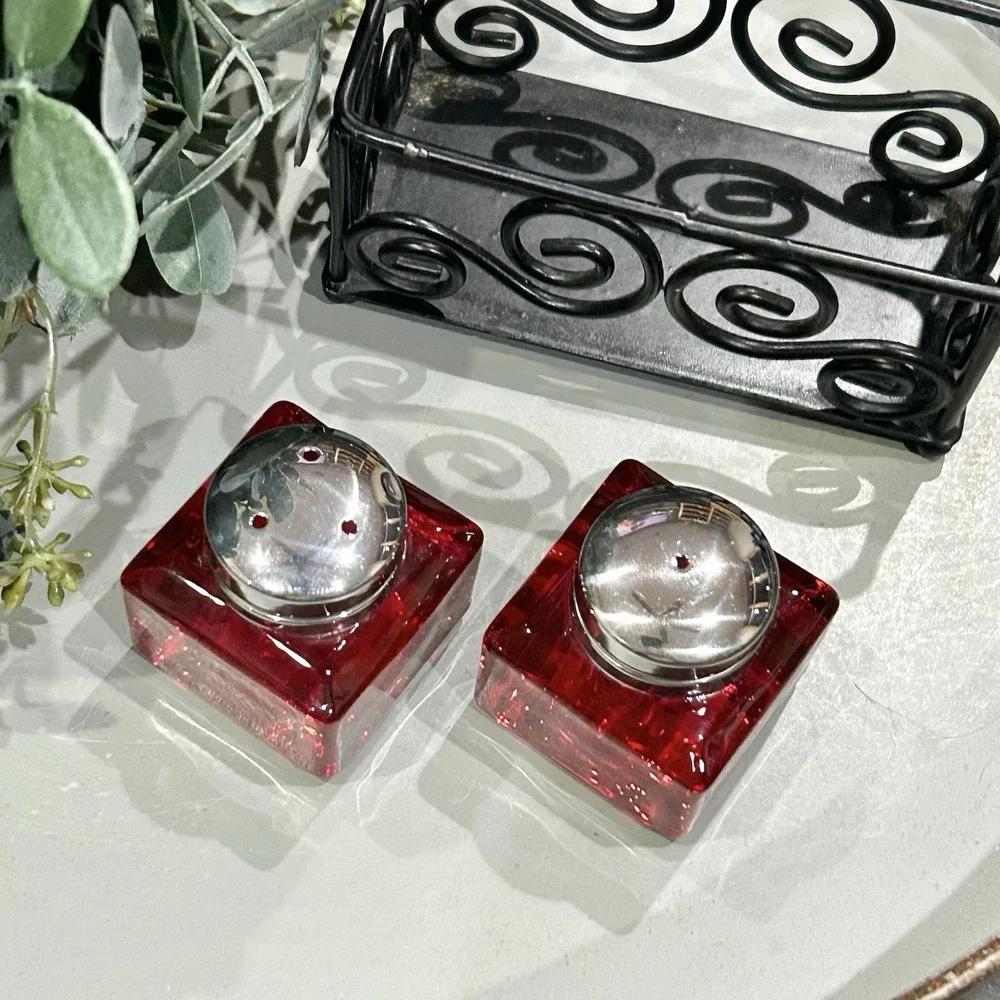 Pottery Barn Monterey Red Salt & Pepper Shaker Set Glass MCM W/Holder‎ HTF